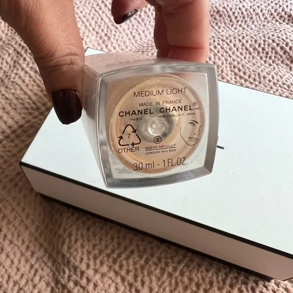 Chanel Les Beiges Water Fresh Tint - Picture 6 of 7